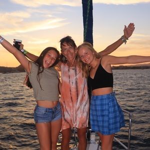 Meet your Posher, Roxanne